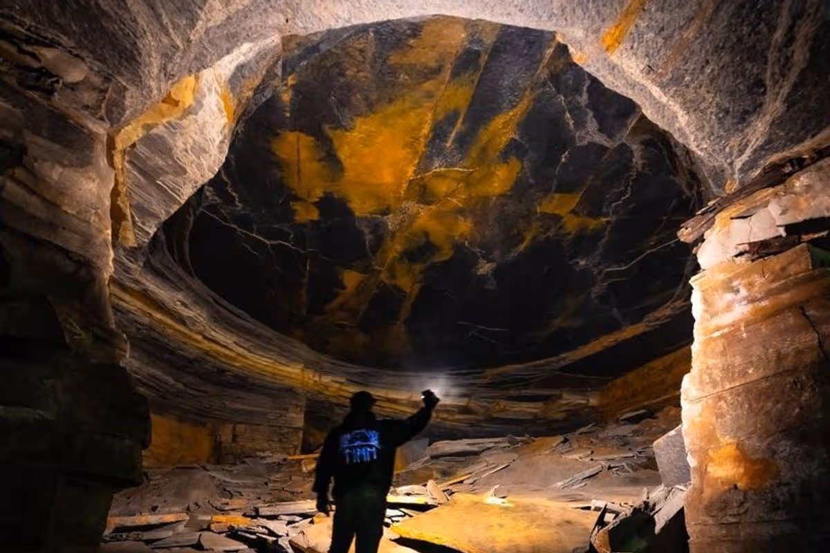 caves in manchester